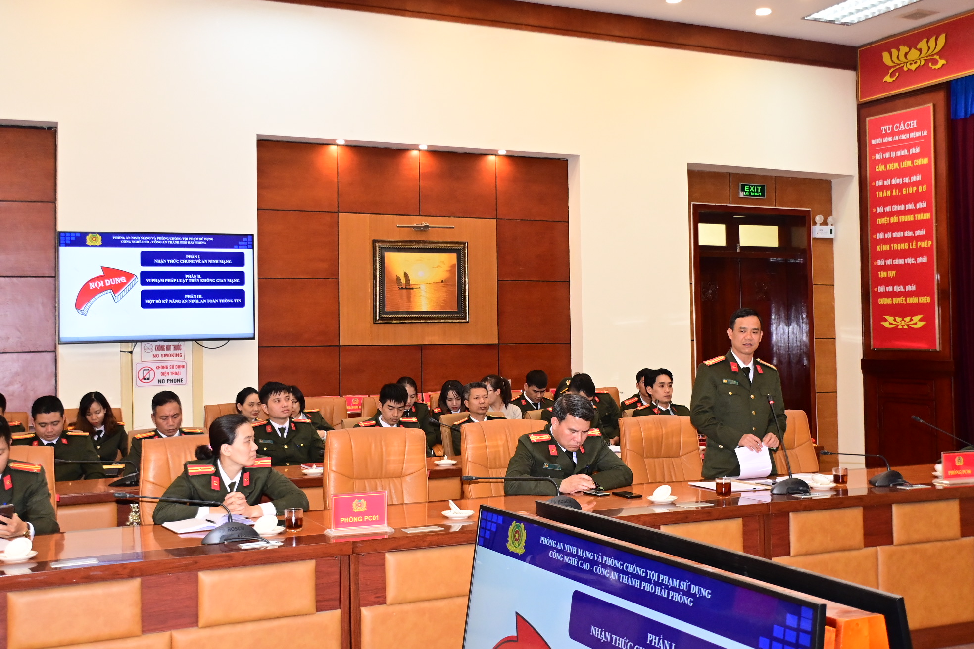 Phòng Tham mưu: Đẩy mạnh thực hiện các công trình, phần việc phục vụ Nhân dân